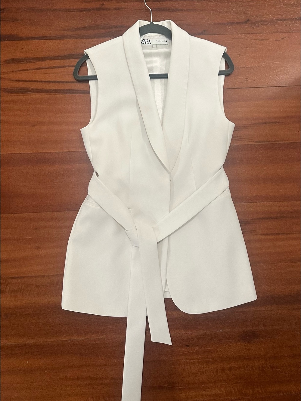 Zara White Sleeveless Belted Blazer